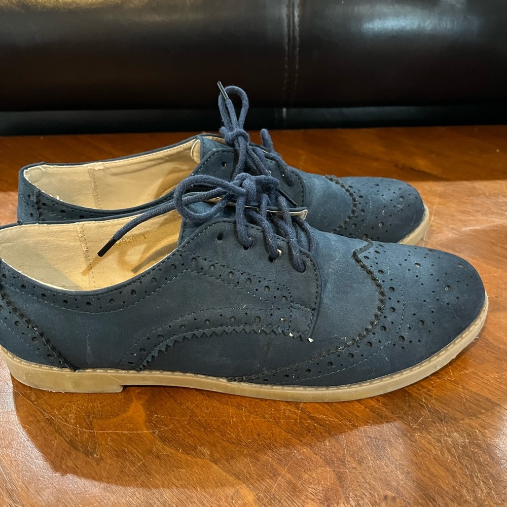 Ollio women’s wingtip lace up shoe faux nubuck Oxford, navy size 8.5